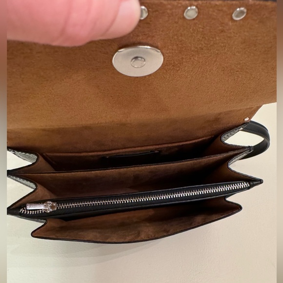 COACH-Klare Crossbody bag in Signature Canvas with Rivets-NWOT - Picture 3 of 6